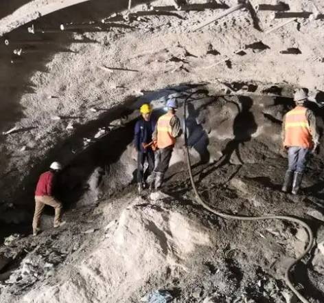 如东拱顶带模注浆料的施工流程及注意事项